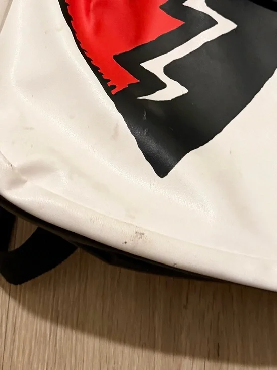 Disney Descendants: The Rise of Red "Rebel at Heart" girls' 17-inch backpack - Picture 3 of 7